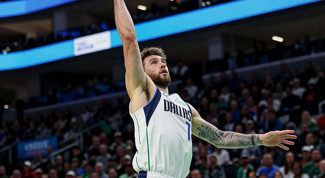 Tatum và Brown: Tình bạn vẹn nguyên, nhưng Boston đang đánh cược tương lai vào một đôi chân Achilles Tatum và Brown: Tình bạn vẹn nguyên, nhưng Boston đang đánh cược tương lai vào một đôi chân Achilles