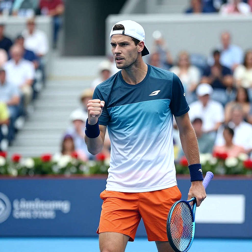 Alcaraz Falls to Shelton at 3:33 AM: US Open Scheduling Problem and the Laver Cup Signal Alcaraz Falls to Shelton at 3:33 AM: US Open Scheduling Problem and the Laver Cup Signal