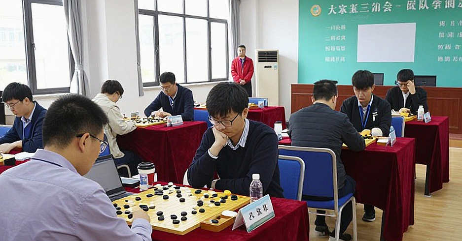 T1, ghế CEO và cuộc thương lượng chưa ai lên tiếng