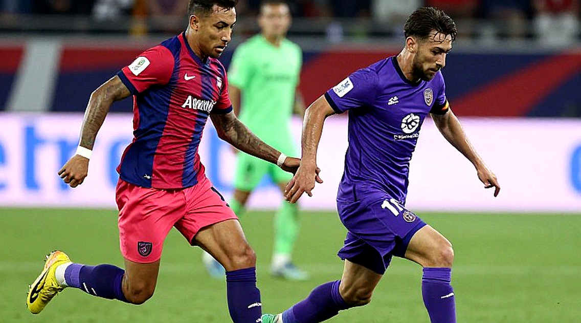 Xavi drops Depay from the Netherlands squad: a tactical signal and a hole at centre-forward Xavi drops Depay from the Netherlands squad: a tactical signal and a hole at centre-forward