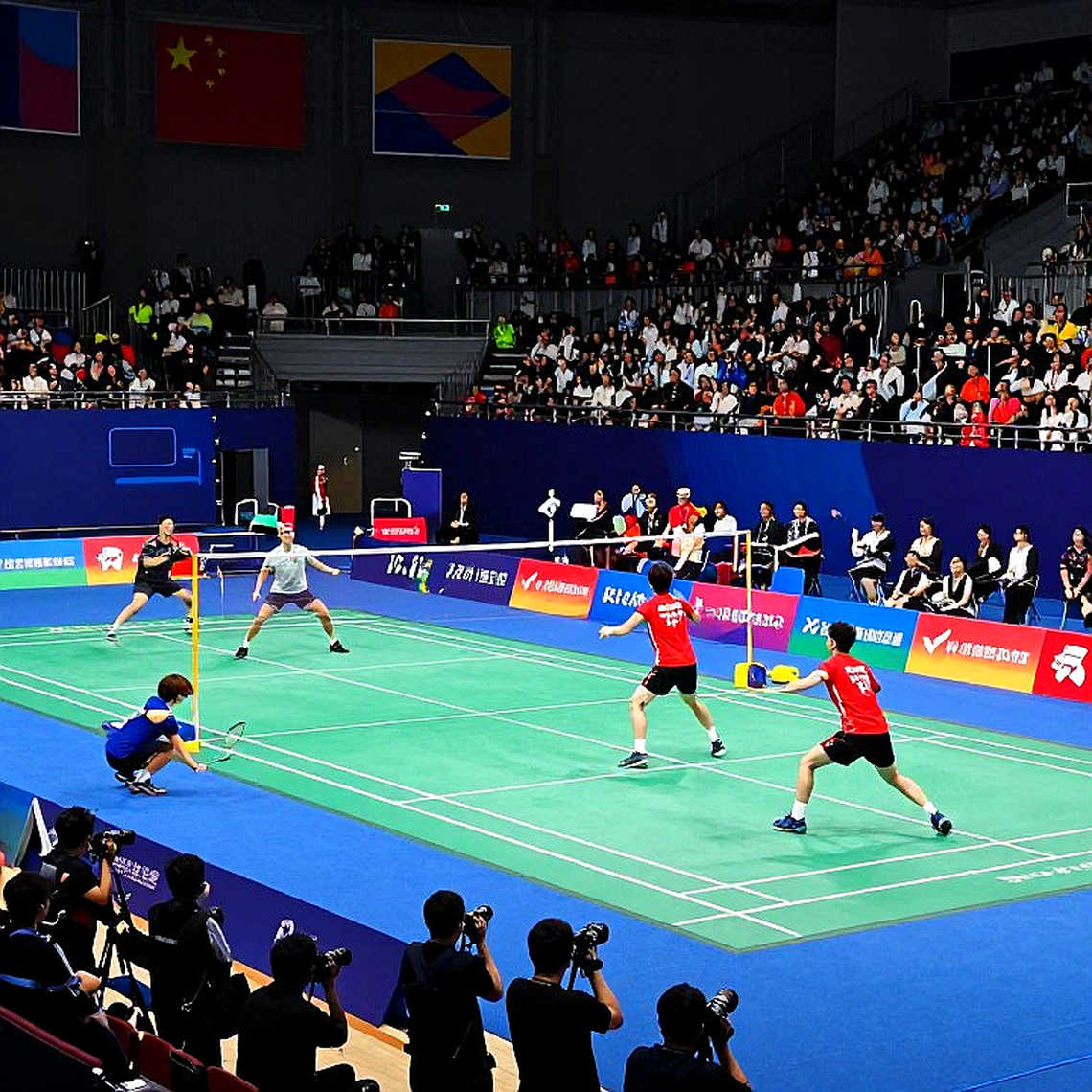 Alwi Farhan đánh tập với Kento Momota ở Tokyo: buổi chuẩn bị cuối trước Asian Games 2026 và phần dữ liệu còn trống