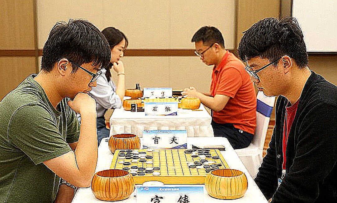FIDE và cuộc bỏ phiếu ngày 26 tháng 9: Lời hứa mang Carlsen trở lại và hóa đơn xung đột lợi ích