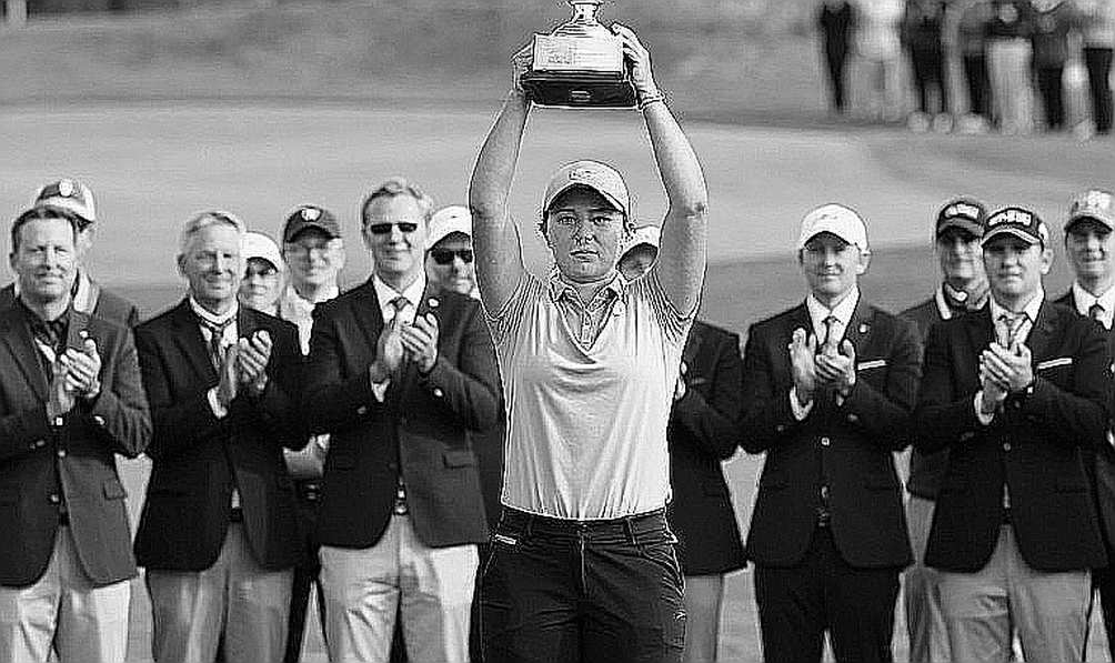 Cửa sổ 72 giờ và chiếc vòng tay: Bản đồ chuỗi thương mại ngầm trong truyền thông golf