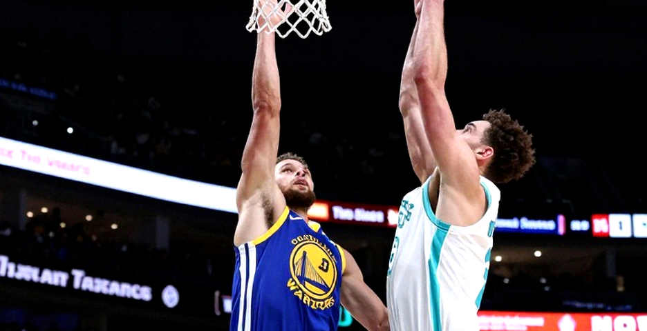 Thomas Walkup rời Olympiacos đến Dubai: Một chữ ký, hai kỷ nguyên của bóng rổ châu Âu Thomas Walkup rời Olympiacos đến Dubai: Một chữ ký, hai kỷ nguyên của bóng rổ châu Âu