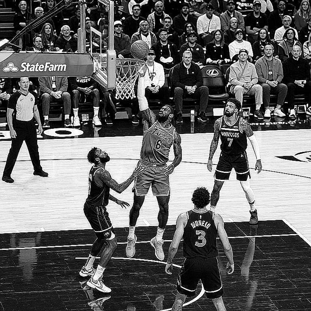 Stephen Curry và khoảng lặng 136,7 triệu đô la: Khi quỹ lương Warriors chờ một chữ ký